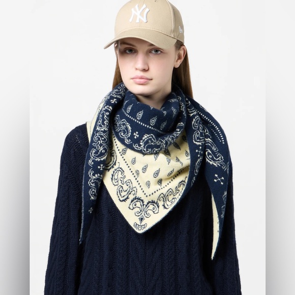 GUEST IN RESIDENCE The Wild Rag - Picture 2 of 6